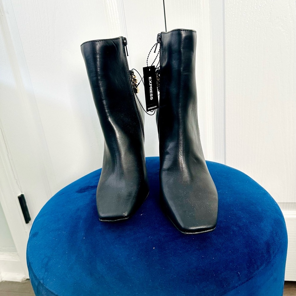 Express Women's Sleek Black Heeled Boots Gold Chain